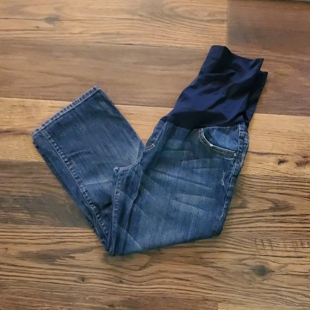 Maternity capris